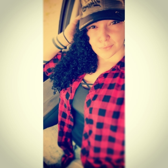 Meet your Posher, Tiffany - Picture 1 of 1